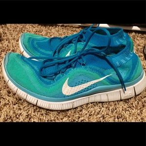 Free Run Flyknit running shoes, Sz 8